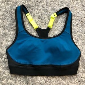 DONATED Two tone XS lightly padded sports bra
